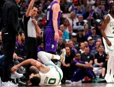 开云APP-包含开拓者大胜山猫，麦科勒姆砍下27分。的词条