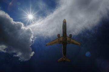 开云体育app-引擎轰鸣与篮板交响，当巴林新赛季战幕拉起，天山脚下已奏响胜利序章