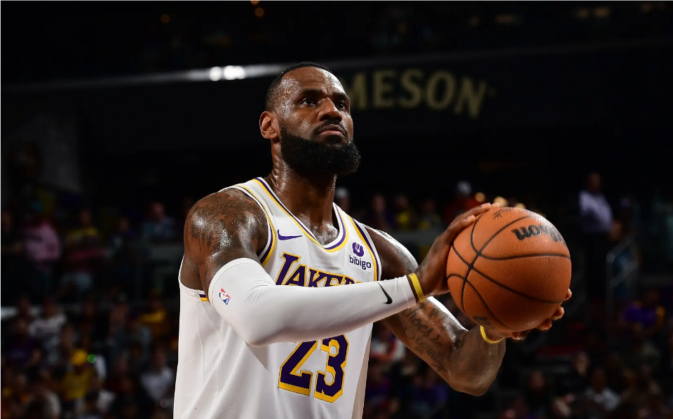 开云官网-包含湖人遭勇士逆转,浓眉30+12无用的词条