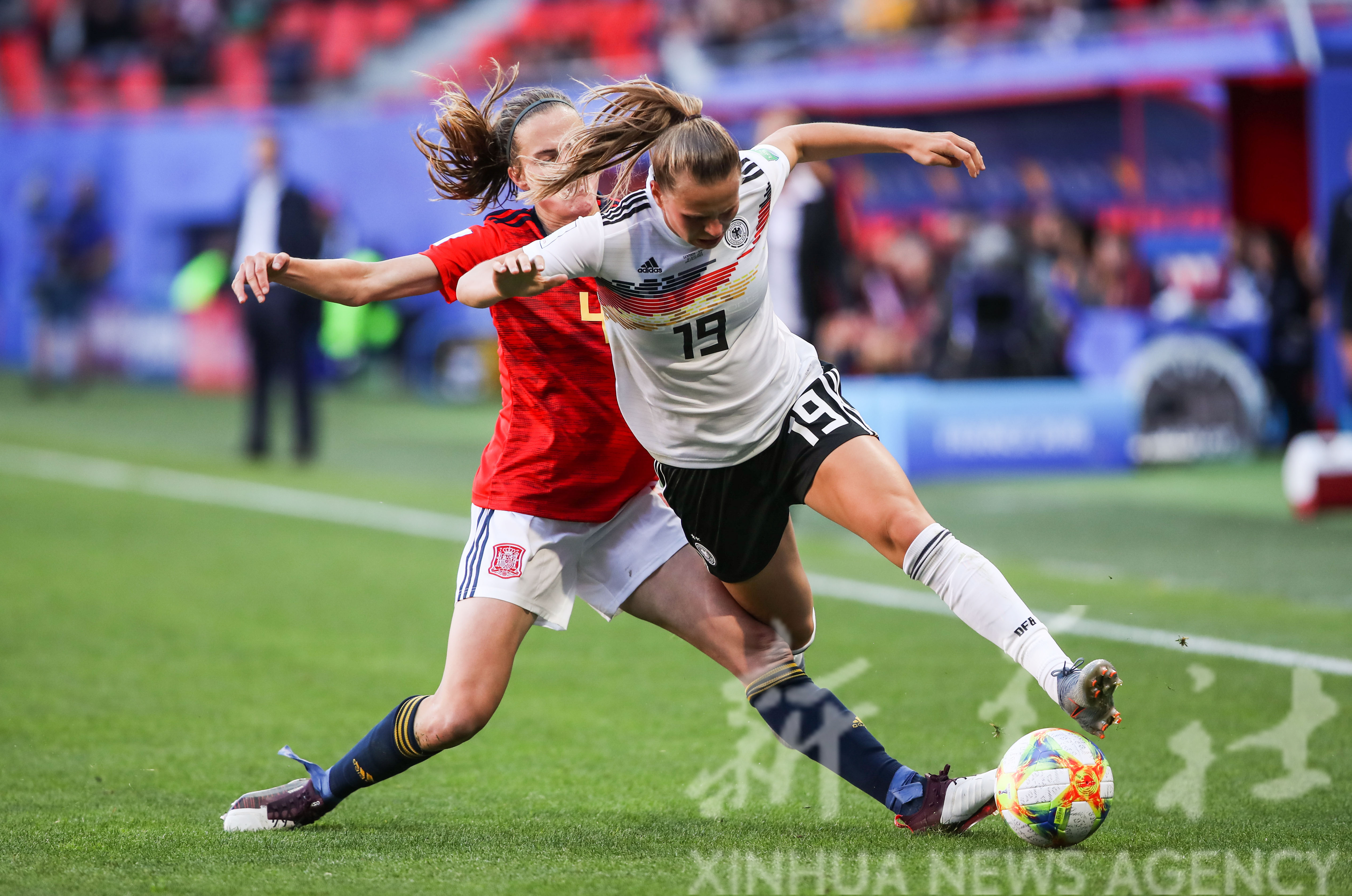 开云体育入口-法国队力克德国队，黄鸭组合高光表现