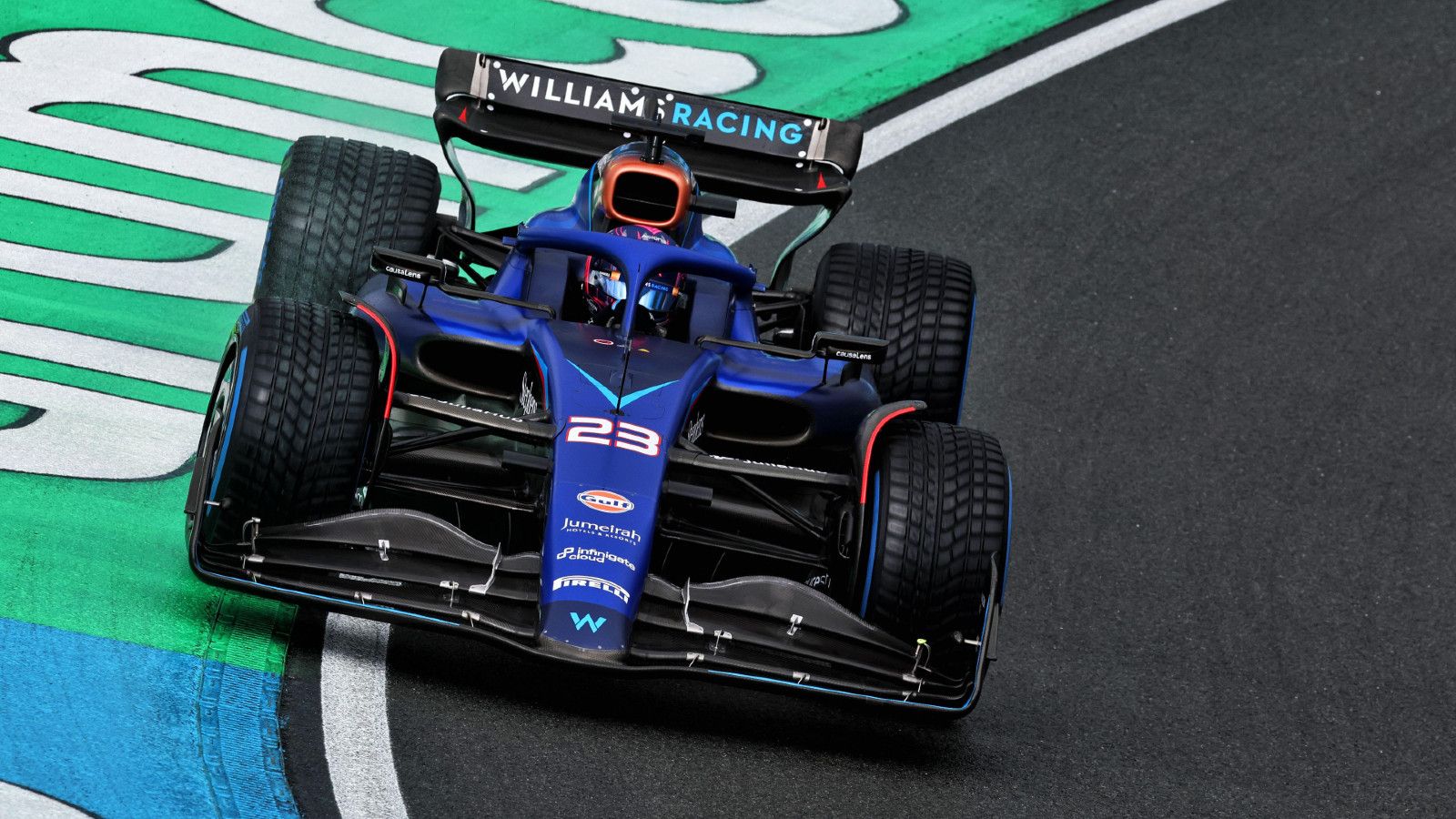 开云体育app-雷诺车队鏖战威廉姆斯，汉密尔顿状态火热