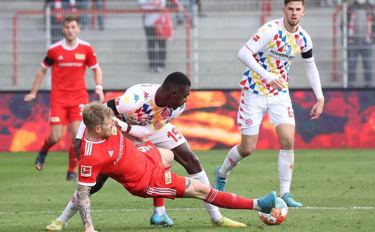 开云平台-美因茨客场拿下三分，喜获胜利