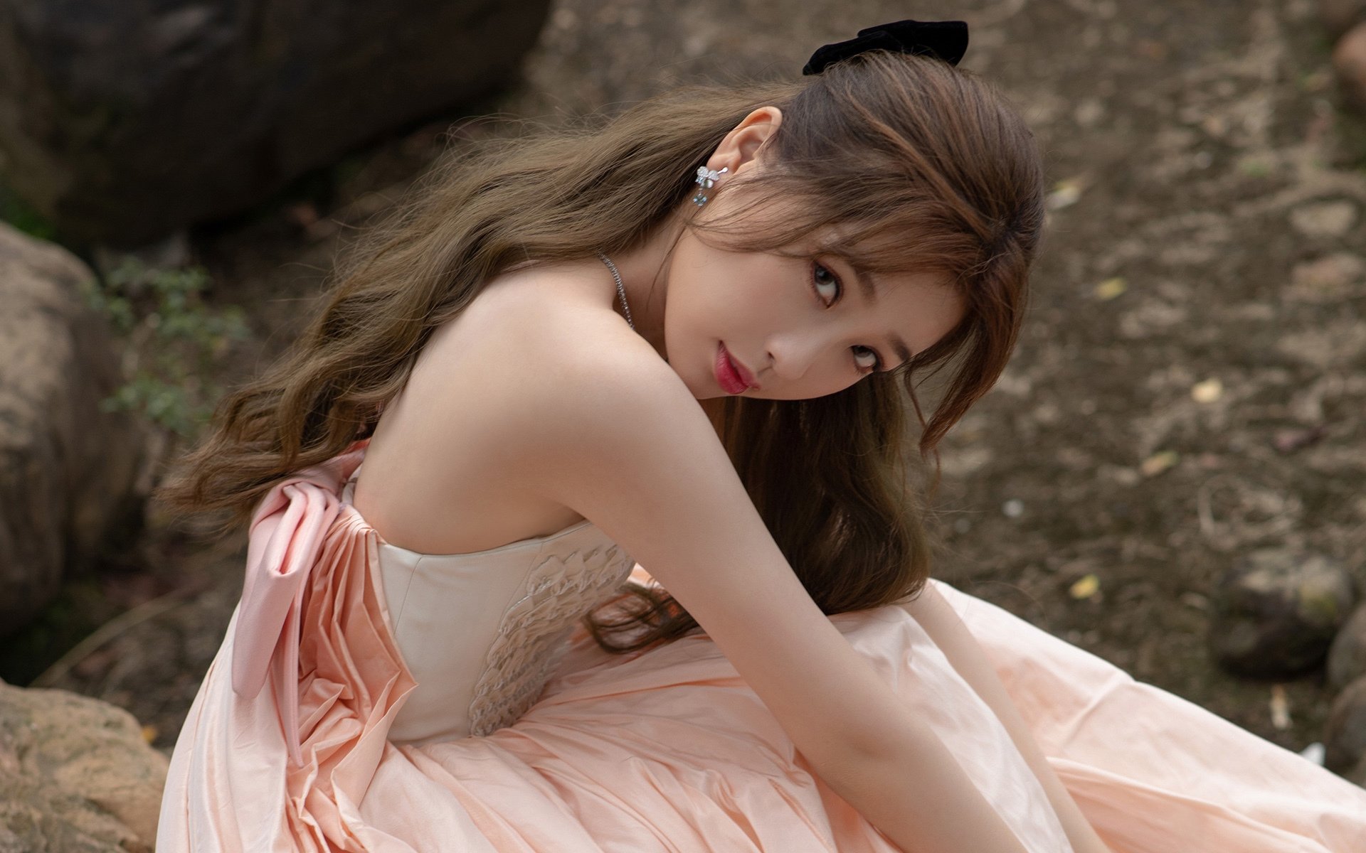 开云体育入口-沉默杀手霍勒迪炸裂48分，他用生涯之夜，献上篮球最纯粹的告白