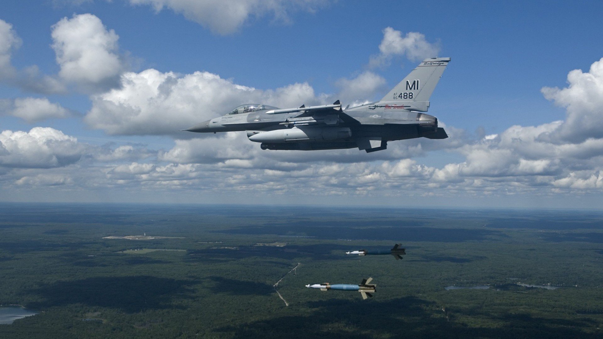 开云体育在线-莱万点射破僵，勒沃库森下半场发力轻取加纳